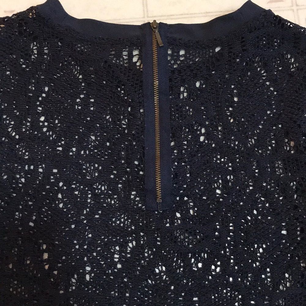 BANANA REPUBLIC Navy Crochet Lace Top - Picture 6 of 7